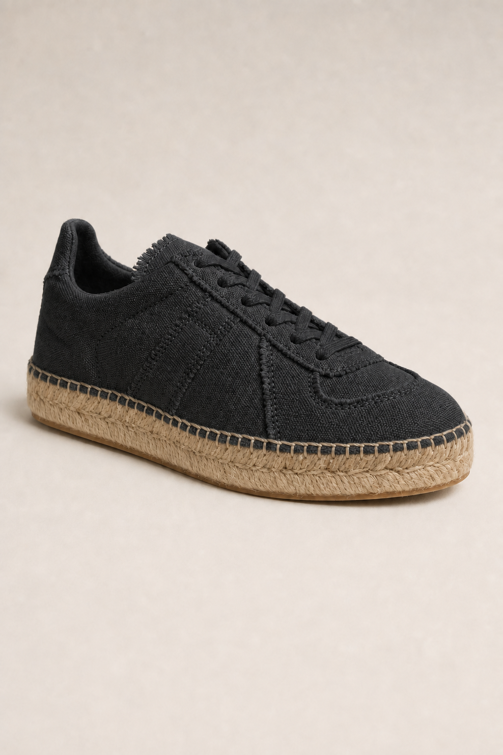 Cetara Espadrilles in Black - angle view