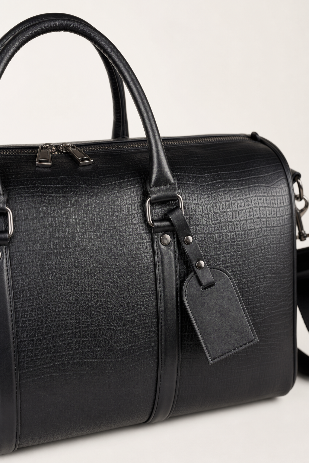 Sorrento Leather Duffle Bag in Black - detail view