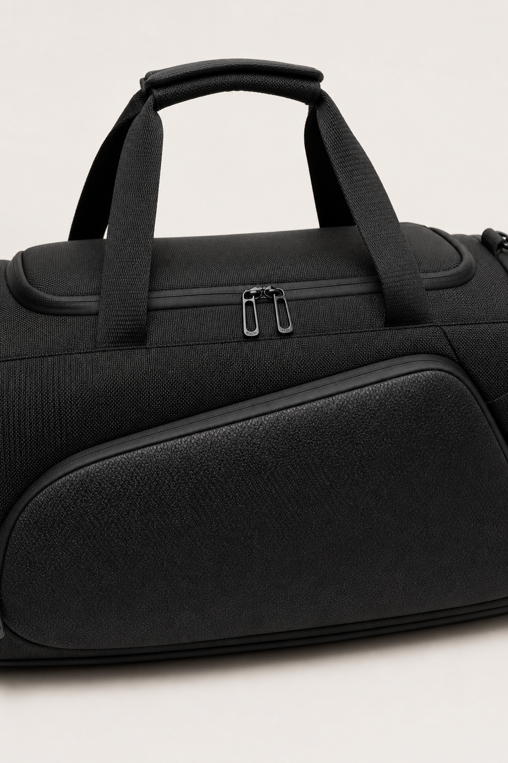 Taormina Travel Duffle Bag in Black - detail view
