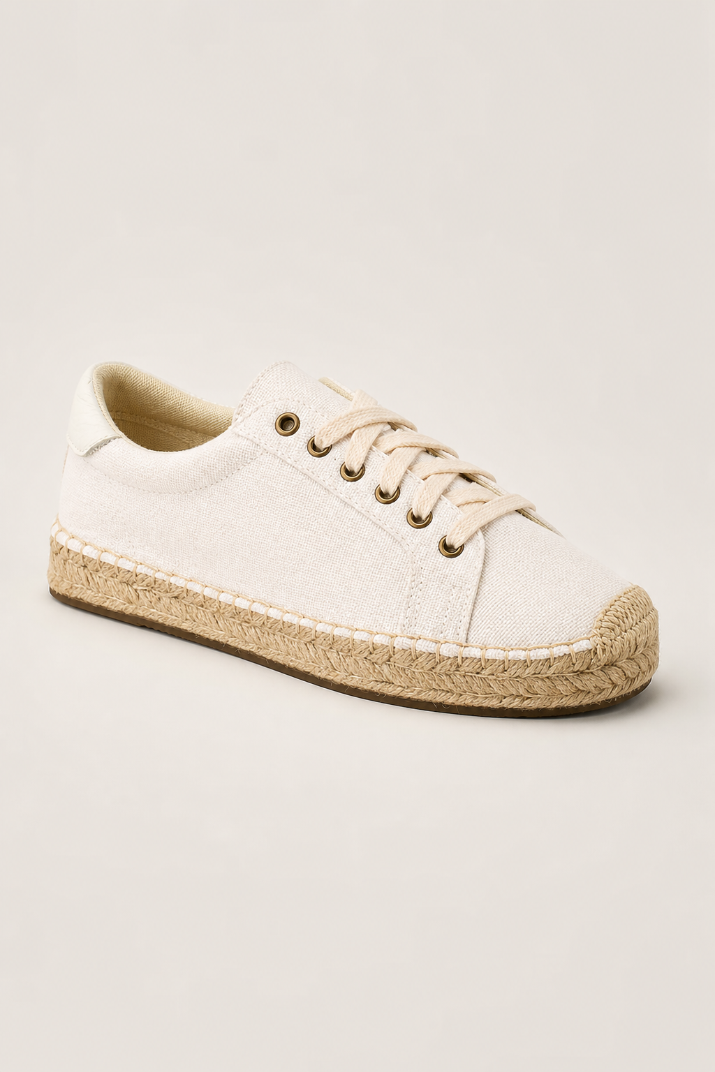 Tropea Espadrilles in White - angle view